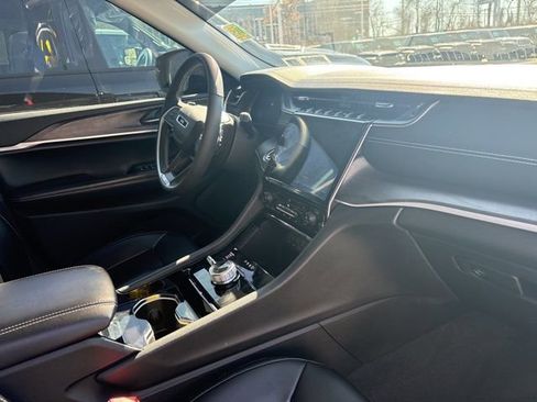 Used 2023 Jeep Grand Cherokee L Limited w/ Black Appearance Package image 5