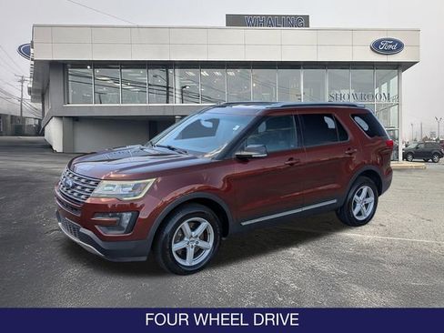 Used 2016 Ford Explorer XLT w/ Equipment Group 202A AWD/4WD image 3