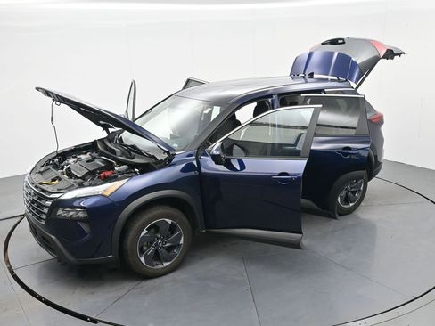 Used 2024 Nissan Rogue SV AWD/4WD image 39