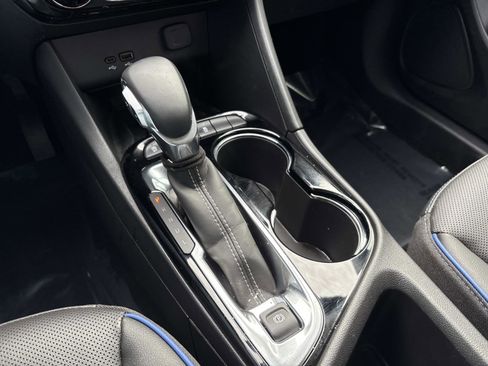 Used 2025 Buick Encore GX Sport Touring w/ Advanced Technology Package image 23