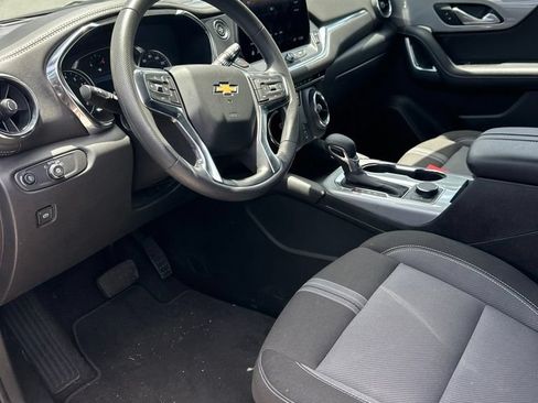 Used 2025 Chevrolet Blazer LT FWD image 4