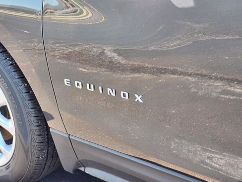 Used 2020 Chevrolet Equinox LT w/ Driver Convenience Package image 28