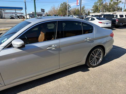 Used 2019 BMW 530i w/ Convenience Package image 5