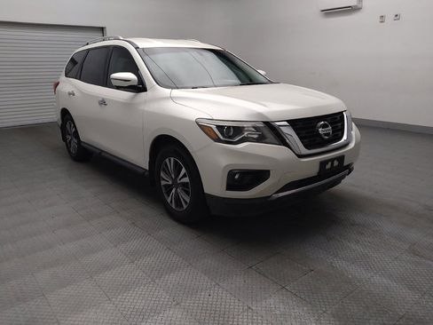 Used 2017 Nissan Pathfinder SL w/ Trailer Tow Package FWD image 13