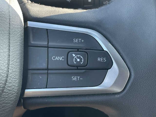 Used 2024 Jeep Compass Latitude AWD/4WD image 22