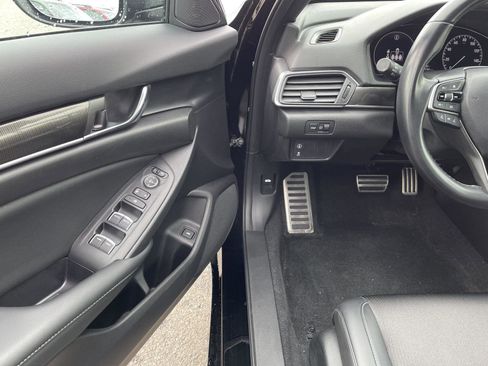 Used 2022 Honda Accord Sport image 2