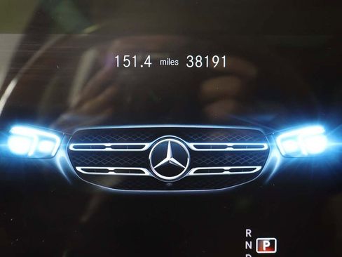 Used 2022 Mercedes-Benz GLE 450 4MATIC w/ Premium Package image 42