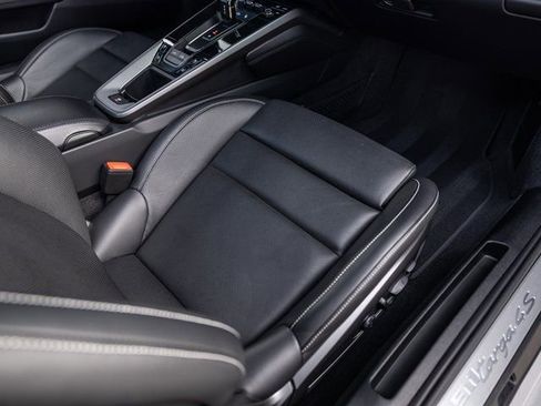 Certified 2022 Porsche 911 Targa 4S w/ Premium Package AWD/4WD image 50
