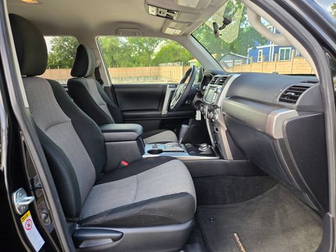 Used 2019 Toyota 4Runner SR5 AWD/4WD image 27