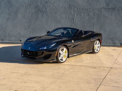 Used 2019 Ferrari Portofino image 5