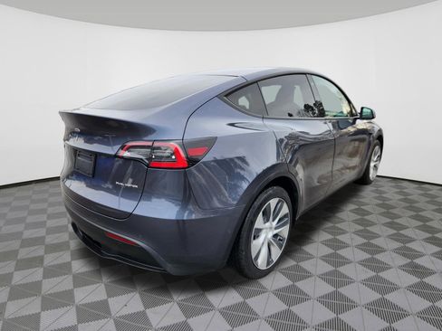 Used 2021 Tesla Model Y Long Range image 4