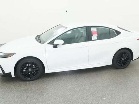 New 2026 Toyota Camry SE image 27