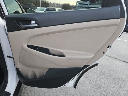 Used 2016 Hyundai Tucson SE w/ Option Group 02 image 29