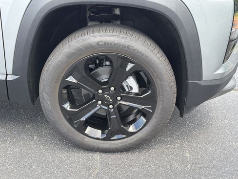 New 2027 Chevrolet Equinox LT w/ Convenience Package II FWD image 12