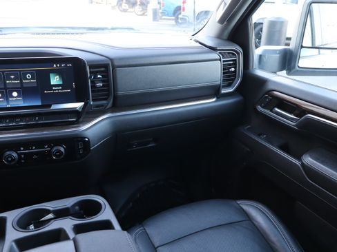 Used 2024 Chevrolet Silverado 3500 LT AWD/4WD image 17