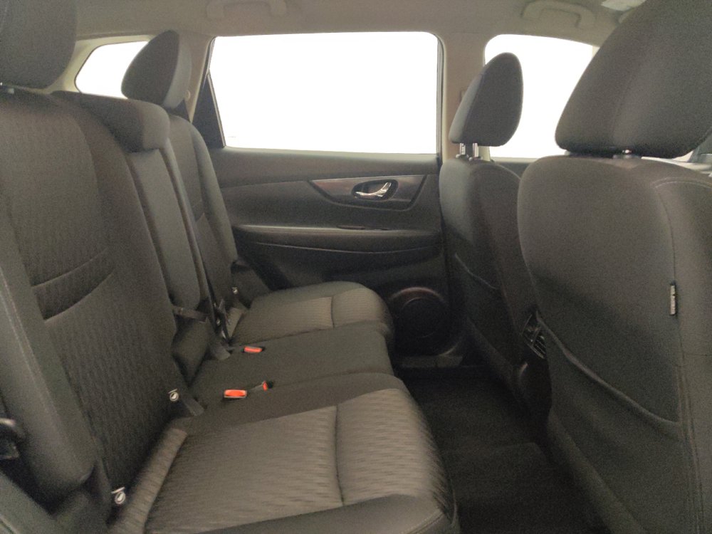 Used 2018 Nissan Rogue S AWD/4WD image 19