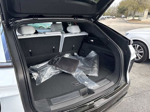 Used 2026 Cadillac Lyriq Sport image 11