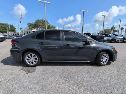 Used 2025 Toyota Corolla LE FWD image 4