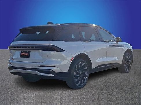 New 2026 Lincoln Nautilus Reserve w/ Jet Appearance Package image 3