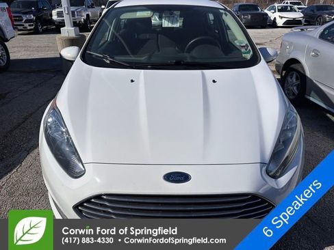Used 2015 Ford Fiesta SE image 2
