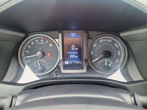 Used 2021 Toyota Tacoma TRD Off-Road w/ Technology Package AWD/4WD image 24
