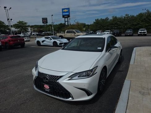 Used 2025 Lexus ES 350 w/ Premium Package FWD image 6