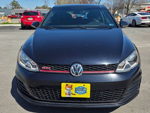 Used 2016 Volkswagen Golf S image 2