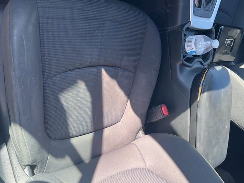 Used 2019 Toyota RAV4 LE image 12