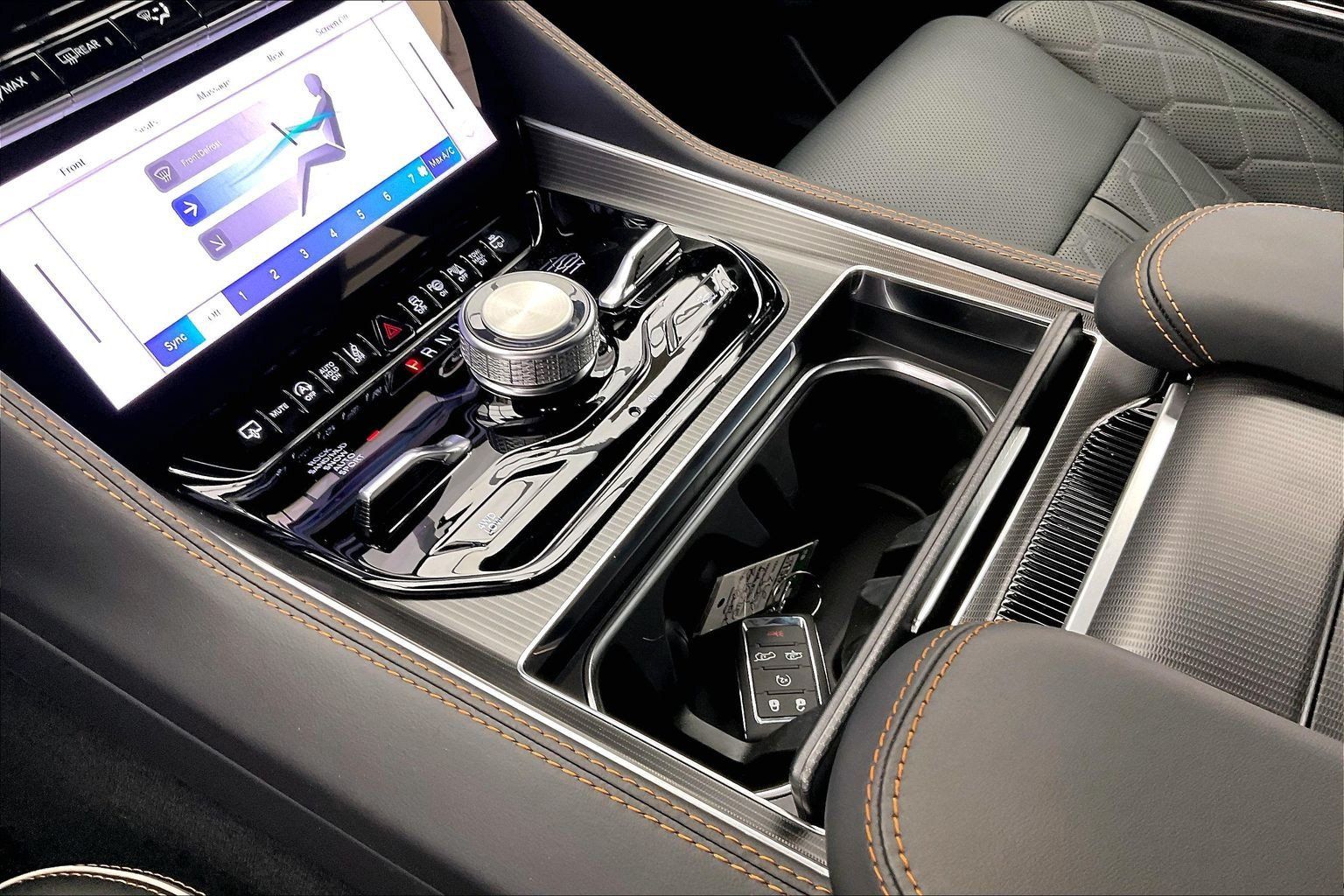 New 2026 Jeep Grand Wagoneer L Summit AWD/4WD image 8
