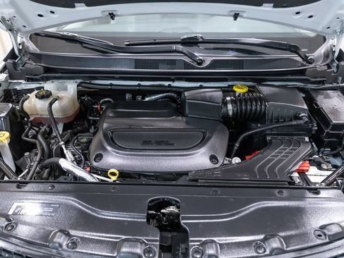Used 2019 Chrysler Pacifica Limited FWD image 23