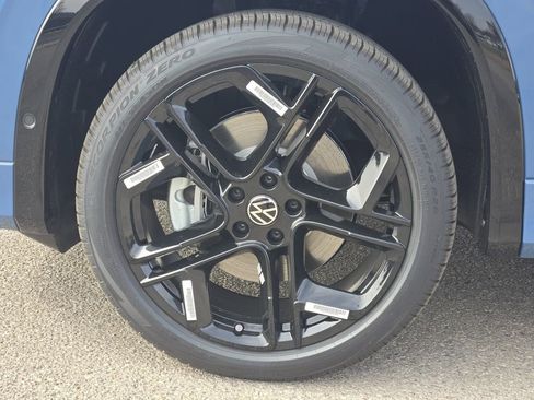 New 2026 Volkswagen Tiguan SE R-Line image 10