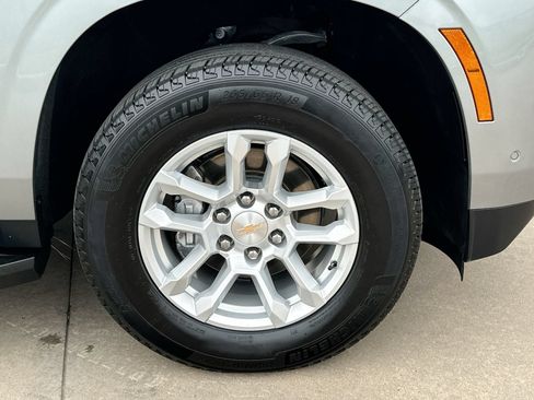 Used 2025 Chevrolet Tahoe LT AWD/4WD image 10