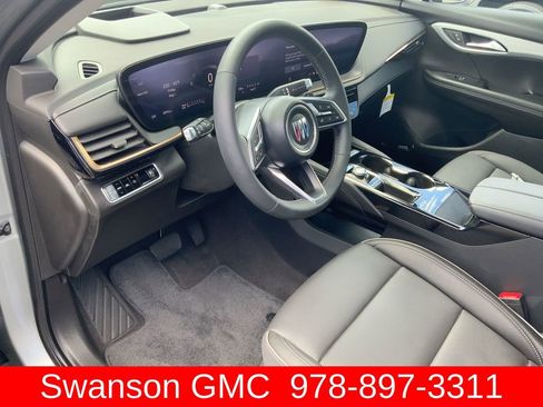 Used 2025 Buick Envision Avenir AWD/4WD image 11