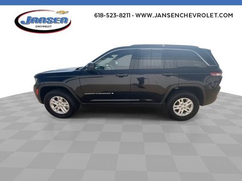 Used 2025 Jeep Grand Cherokee Laredo AWD/4WD image 5
