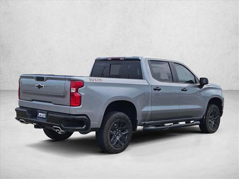 Used 2025 Chevrolet Silverado 1500 LT Trail Boss w/ Convenience Package II AWD/4WD image 5