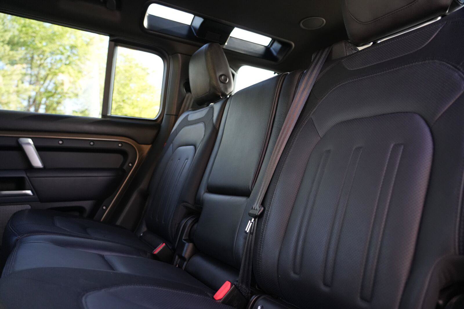 Used 2022 Land Rover Defender 110 X-Dynamic HSE AWD/4WD image 18