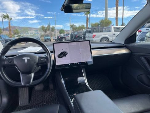 Used 2018 Tesla Model 3 Long Range RWD image 16