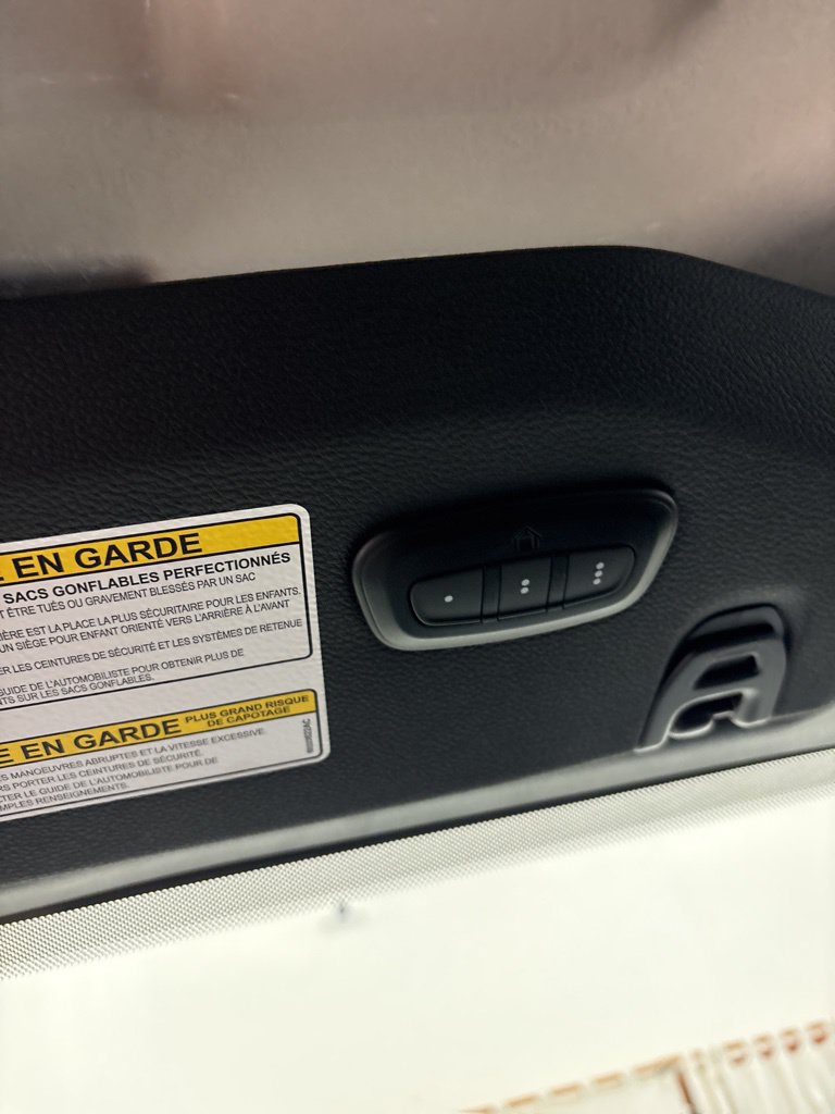 Used 2023 Jeep Wrangler Unlimited Sahara w/ Cold Weather Group AWD/4WD image 16