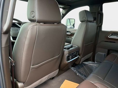 New 2026 GMC Sierra 2500 Denali w/ Denali Reserve Package image 13