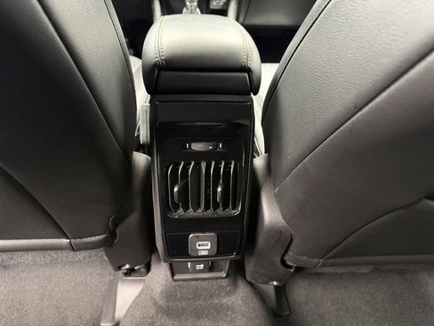 Used 2022 Jeep Compass Limited image 43