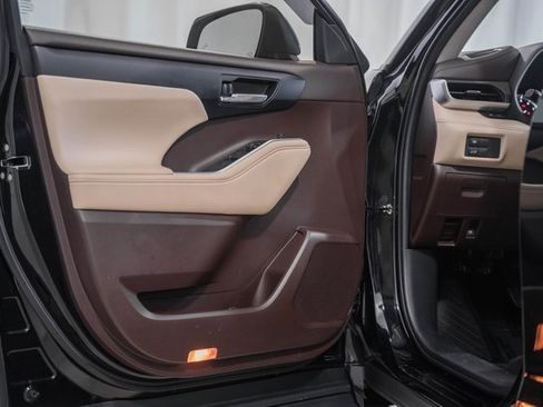 Used 2022 Toyota Highlander XLE image 35