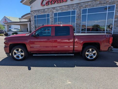 Used 2018 Chevrolet Silverado 1500 LT w/ All Star Edition AWD/4WD image 2