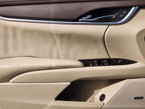 Used 2016 Cadillac XTS image 22