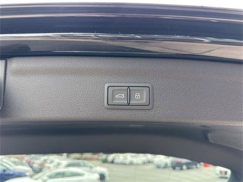 New 2025 Audi Q3 2.0T Premium image 13