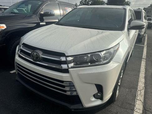 Used 2017 Toyota Highlander Limited AWD/4WD image 1