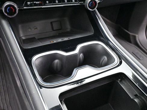 Used 2024 Chevrolet Traverse RS w/ LPO, Floor Liner Package image 21