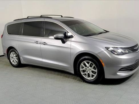Used 2020 Chrysler Voyager Lxi image 9