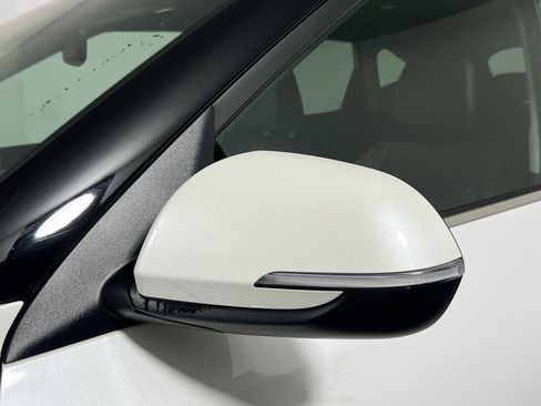 Used 2022 Kia Seltos SX w/ Sunroof Package image 12