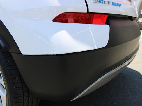 Used 2023 Chevrolet Bolt EUV LT FWD image 37