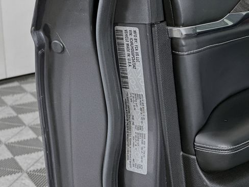 Used 2023 Jeep Grand Cherokee Overland w/ Luxury Tech Group IV image 12